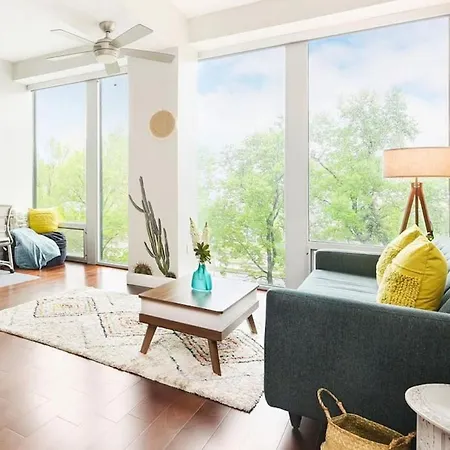 Hostwise Stays - The Washington At Chatham - Free Parking, Private Gym, Skyline Views!